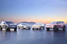 北京モーターショーで4車種の新エネルギー車のコンセプトカーを公開した日産自動車（画像：日産自動車）