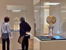三重県総合博物館で真珠テーマの企画展　5500年前の「縄文真珠」の展示も（撮影＝岩咲滋雨）