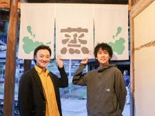主催した松本さん（右）、精神科医のMAOさん（左）