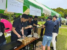 4月29日、「緑と花のフェスティバル2024」に出店した松戸青年会議所のメンバー
