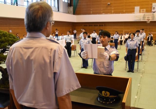 厳しい訓練経て現場へ　宮崎県消防学校で２０人卒業