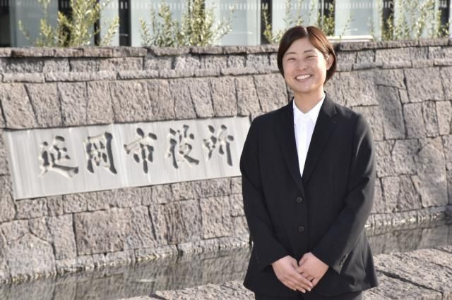 元五輪ハンド代表　原希美さん延岡市職員に　「明るく笑顔」誓う