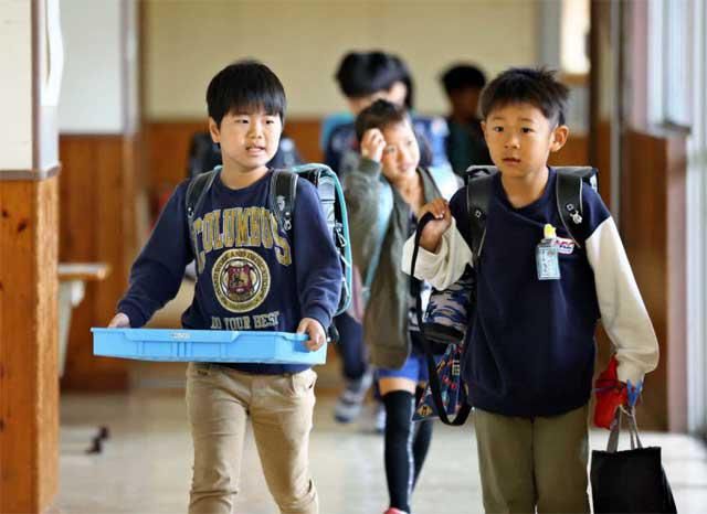 宮崎県内１５市町村　公立小中学校で始業式