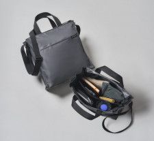 【この付録のバッグが便利すぎる！】６つの仕切りでバッグの中身がすっきり美しい！