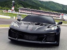GM ジャパンが新型シボレー コルベットの高性能スペシャルモデル「Z06」を発表