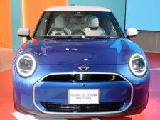 【写真蔵】モダンMINIの4世代目となる「MINI クーパー」は電気自動車も日本仕様にラインナップ