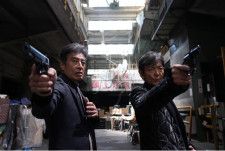 タカ＆ユージが探偵として横浜に降り立つ『帰ってきた あぶない刑事』