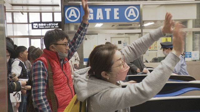 石川に全国から訪れる観光客「震災経て力になれれば」ＧＷ前半スタートで駅は家族連れらで混雑