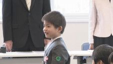 校舎は地震で使えないけど 新1年生は元気に「はいっ!」 輪島市小学校で入学式