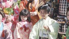 金沢の初夏彩る「百万石まつり」行列の参加者らが衣装合わせ