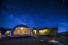 絶景グランピング施設が果樹農園にオープン！夜は満天の星空体験を｜鳥取市
