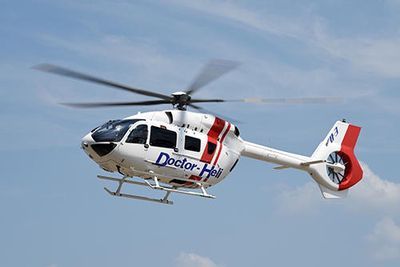 ドクターヘリで運用へ、川重が納入した最新型ヘリコプターの仕様