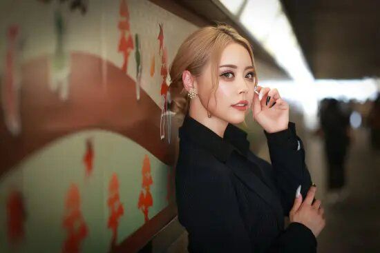 “ほぼ全裸”の選挙ポスターで大炎上したアイドル「芸能の仕事は降板、アルバイトはクビに」――仰天ニュース特報