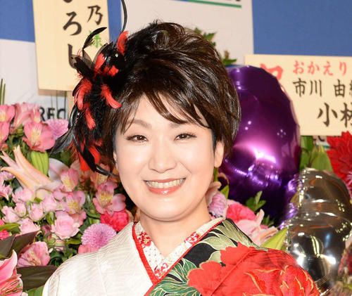 卵巣がん治療受けた市川由紀乃「手足の指の痺れは続いていて…」悩み明かす