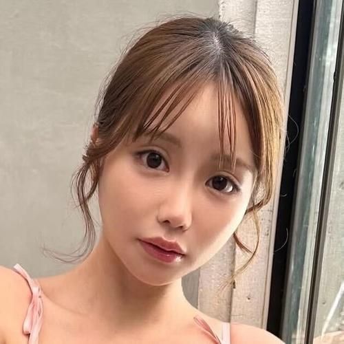 白百合女大卒グラドル、白ランジェリー&ホタンはじけそうな93センチ「えぐい」ショット公開