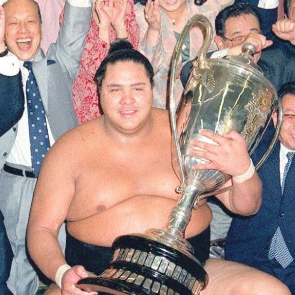外国出身初の横綱・曙さん死去 相撲道追究した栄光と挫折
