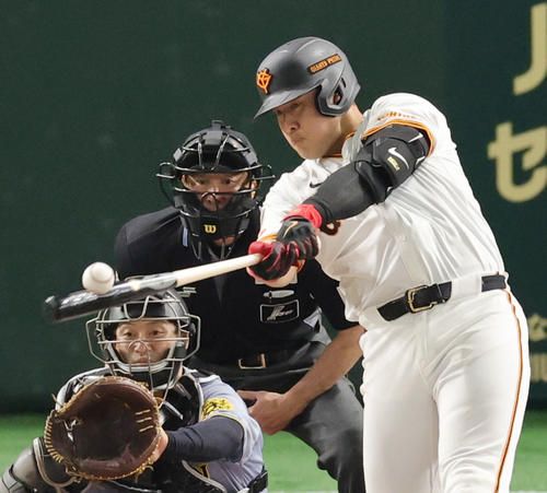 【巨人】岡本和真「泉口に代打出されたなって言ったら…」球宴第１戦で９回に交代した理由とは…