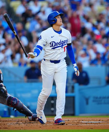 大谷翔平、今季３度目の３戦連発35号逆転２ラン　二刀流登板自ら援護　球団初60発も視野に