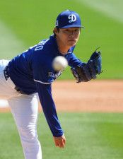 山本由伸　突然の馬車襲来に呆然…ＭＬＢ公式Ｘも注目「ウオームアップは馬によって中断された」