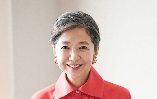 「えっ何で右腕が写ってないの?」宮崎美子〝怪奇〟ショットが話題