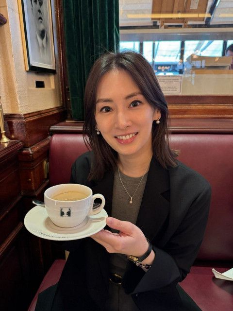 「旦那さんに怒られそう〜」北川景子〝11歳年下俳優と2ショット〟に「美男美女」「身長差がとても良い」「あらっ!?新しいイメージっ」青コーデ合わせにも反響続々　CM共演オフショットが話題に