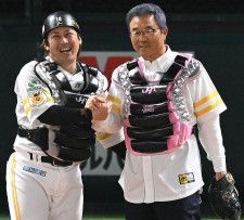史上初？達川光男氏が始球式で異例の二塁送球　「ありえないことをやるのがセレモニーよ」と満足げ