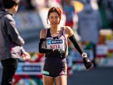 東京マラソン「日本記録達成ならず」も…“五輪にこだわらない”新谷仁美の型破りな挑戦が愛されるワケ「一番、声援が多いと感じるぐらいでした」