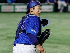 大学入学予定→独立リーグに進路変更、DeNA山本祐大が明かす“外野手だった”野球人生「後悔もあります。だからこそ…」 photograph by Kiichi Matsumoto