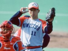 8回までノーノーでも交代指示、16四球で191球完投…野茂英雄「日本最後のシーズン」とは何だったのか「鈴木監督はそれでも期待を寄せていた」 photograph by Koji Asakura