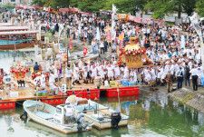 船幸祭が4年ぶり通常開催！お神輿が水上を進み、花火も打ち上がる近江国一宮の祭り