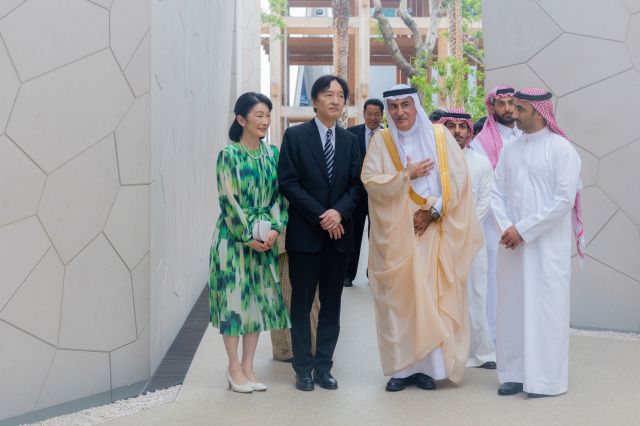 秋篠宮ご夫妻、万博「サウジアラビア館」ご視察の様子が公開　「重要な役割を浮き彫りに」