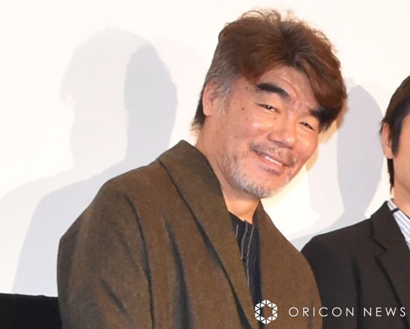 村田雄浩、妻と“レア”なCM共演で2ショット「綺麗な奥様」「めちゃくちゃ可愛いですね」