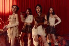 結成＆メジャーデビューを発表したIS:SUE（左から）左からRIN、NANO、YUUKI、RINO（C）LAPONE GIRLS