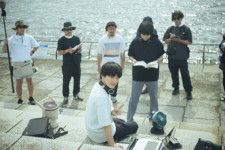 JO1川西拓実、初主演映画でムードメーカーに　桜田ひより＆柳俊太郎との『バジーノイズ』メイキング写真公開