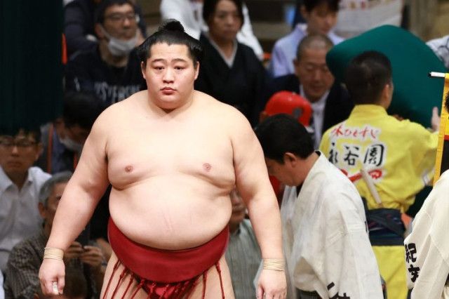 人気力士・遠藤の引退で「北陣」を襲名していた元・天鎧鵬が退職 認められないはずの年寄名跡“借株”が残存し、大物引退のたびに玉突きで名跡がコロコロ変わる珍現象が多発