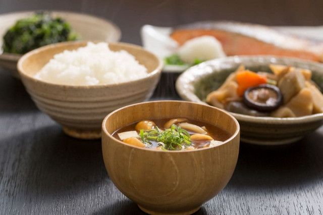 血糖値上昇を抑えるのは｢野菜｣ではなかった…｢痩せ効果ホルモン｣を分泌するために｢一口目｣に食べるべきもの【2025年6月BEST】