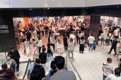 中国の地方スーパーが「アンハッピー休暇」導入、議論巻き起こす―香港メディア