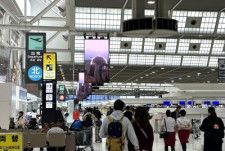 8日、日本華僑報網は、新型コロナ前に実施されていた日本人観光客の中国へのノービザ訪問が再開されない理由に関する文章を掲載した。写真は成田空港。