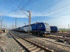 北京-広州間の120km/h貨物列車が初運行した。