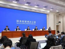国務院報道弁公室が行った19日の記者会見で、商務部関連部門の責任者は第1四半期（1〜3月）の中国消費市場について、3つの特徴があったと説明しました。