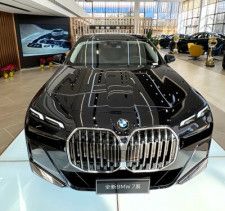 ドイツのリントナー財務相は18日、米CNBCのインタビューで、ドイツの自動車メーカーについて「依然として世界最高と考えられている」とし、「中国との競争を恐れる必要はない」と語った。