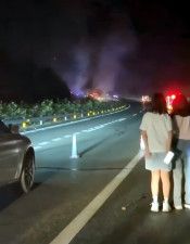 中国・広東省梅州市で1日、高速道路が陥没する事故があった。