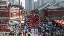中国のメーデー連休中に地域をまたいで移動した人の数は2019年の同じ時期より24．1％多い延べ約13億6000万人で、1日平均2億7000万人を超えました。