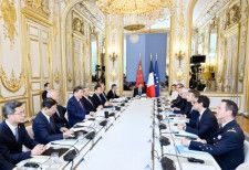 国賓としてフランス訪問中の習近平中国国家主席は6日、パリの大統領府でマクロン仏大統領と会談した。