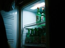 10日、韓国・韓国経済TVによると、外国人に最も認知度がある韓国の酒は焼酎だとの調査結果が出た。