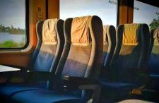 中国で「高速鉄道の座席が汚い」との投稿が注目を集めている問題について、鉄道プラットフォームの担当者がコメントした。