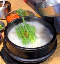30日、韓国メディア・韓国経済は「訪韓外国人観光客の間で意外な料理が人気を博している」と伝えた。