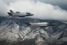 熱烈ラブコール「F-35戦闘機どうしても欲しい!」なぜ売って 熱烈ラブコール「F-35戦闘機どうしても欲しい!」なぜ売って
