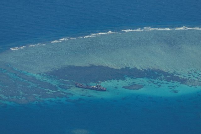 中国、フィリピンに「挑発」停止要求　南シナ海で補給船妨害後