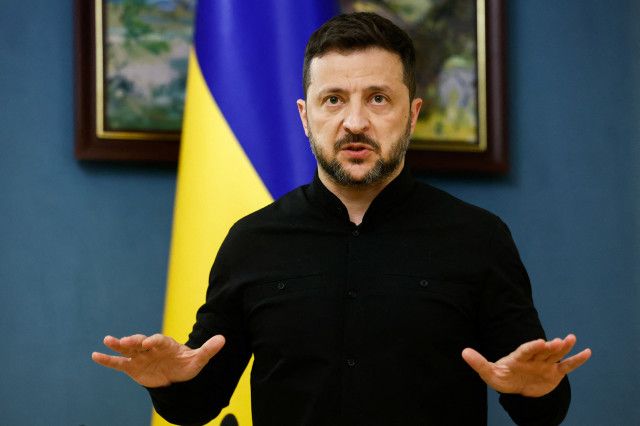 ゼレンスキー氏、世界遺産の大聖堂損傷でロシアを非難